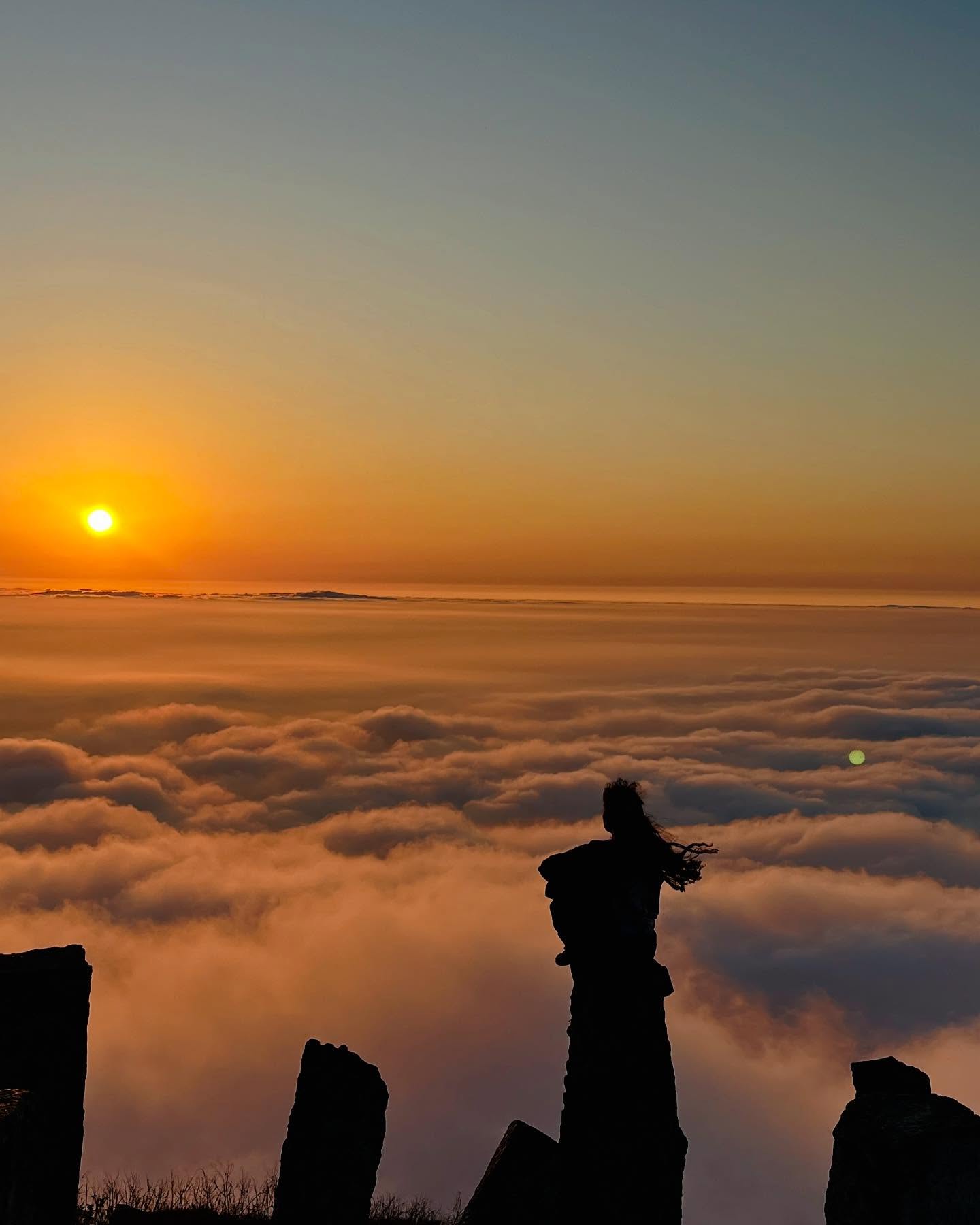 Breathtaking Cloud Bed View from Skandagiri Sunrise Trek